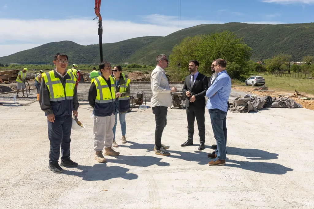 (VIDEO) Radulović obišao radove na bulevaru Jaz-Tivat: Naredne sedmice biće asfaltirana još jedna dionica