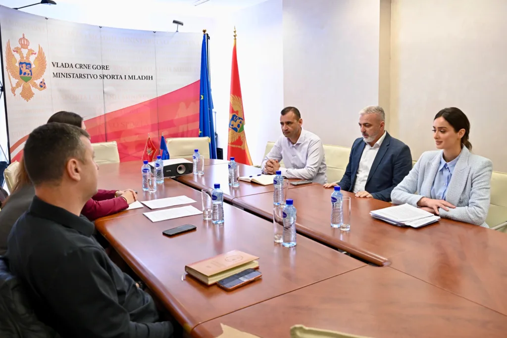 Ministarstvo sporta i mladih sa predstavnicima MUP-a: Borba protiv manipulacija u sportu i unapređenje bezbjednosti na sportskim događajima 2 Ministarstvo sporta i mladih sa predstavnicima MUP-a: Borba protiv manipulacija u sportu i unapređenje bezbjednosti na sportskim događajima