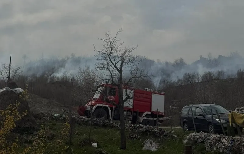 Gori u Lastvi Čevskoj, vatrogasci na terenu 1 LastvaCevskapozar