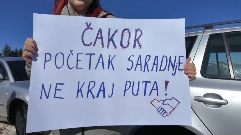 Plav: Održan protest na Čakoru, traže hitno otvaranje puta
