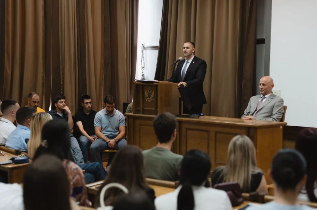 Šćepanović održao predavanje studentima: Borba protiv organizovanog kriminala traži društveni konsenzus i jačanje kadrova
