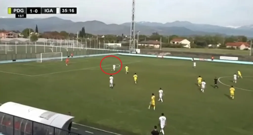 (VIDEO) Igrač FK Igalo šutnuo loptu u svoj gol, FSCG ćuti na skandaloznu utakmicu druge lige