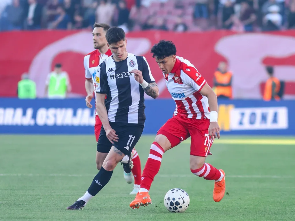 Dominacija bez kraja: Zvezda ubjedljiva u Vječitom derbiju za devetu titulu u nizu 4 Dominacija bez kraja: Zvezda ubjedljiva u Vječitom derbiju za devetu titulu u nizu