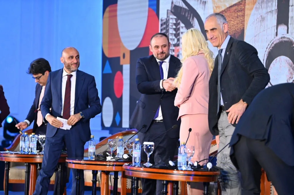 ad4b2b47 d331 4bfd bbe0 e3045c891bde