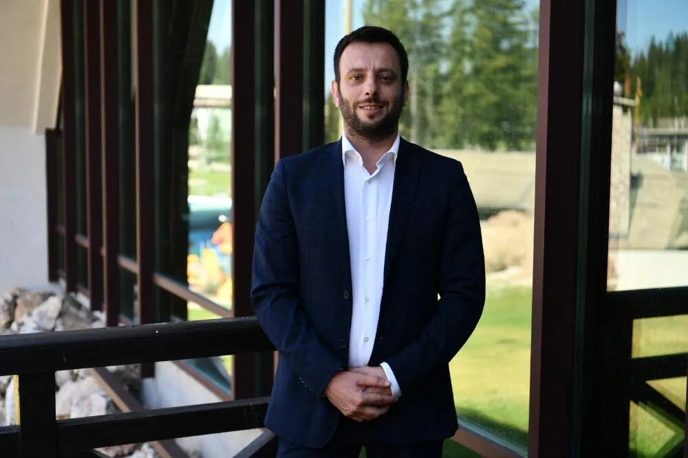 Lisičić: Gosti nam stižu u prašinu i kolone, dok vi glumite spasioce u minut do podne