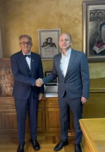 ce2bdf04 f258 4e19 8d5f ef2d27301c97 1