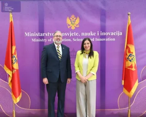 f667c2a1 5c4c 4210 8e21 3dcee2481dfe