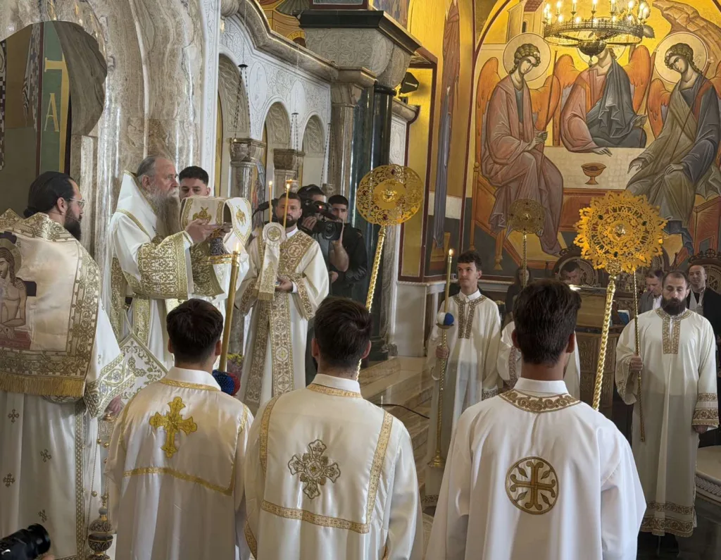 (VIDEO) Mitropolit Joanikije služio Vaskršnju liturgiju u Podgorici