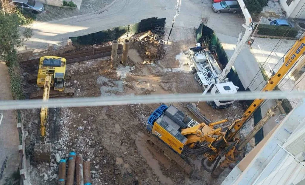 Sumnja na nezakonitu gradnju u centru Budve: Stanari zgrade u Ulici 22. novembra će tražiti da se preispita rad opštinskih organa