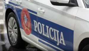 policija vozilo ilustracija foto uprava policije up