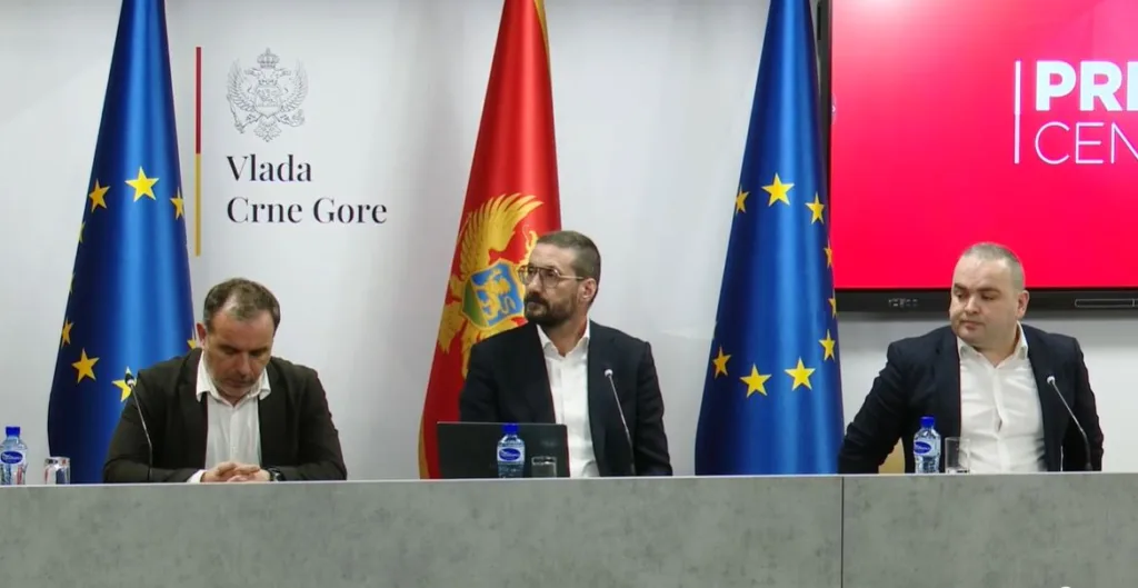 pres air montenegro foto mina