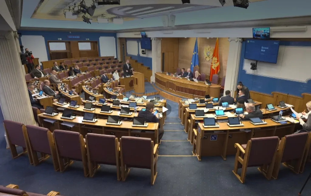 Mikić: Priča o Veljem brdu skupljanje političkih poena; Radunović: Građani će se do izbora uvjeriti ko je lagao
