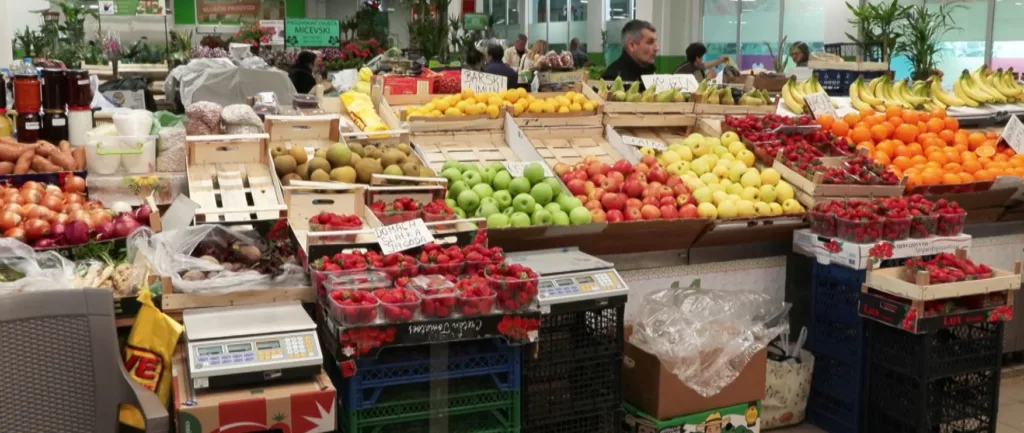 (VIDEO) Prodavci na pijaci: Bez poskupljenja, uskoro više domaćih proizvoda sa pristupačnijim cijenama