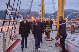 5724800 54264393941 022c8c44ee o ls