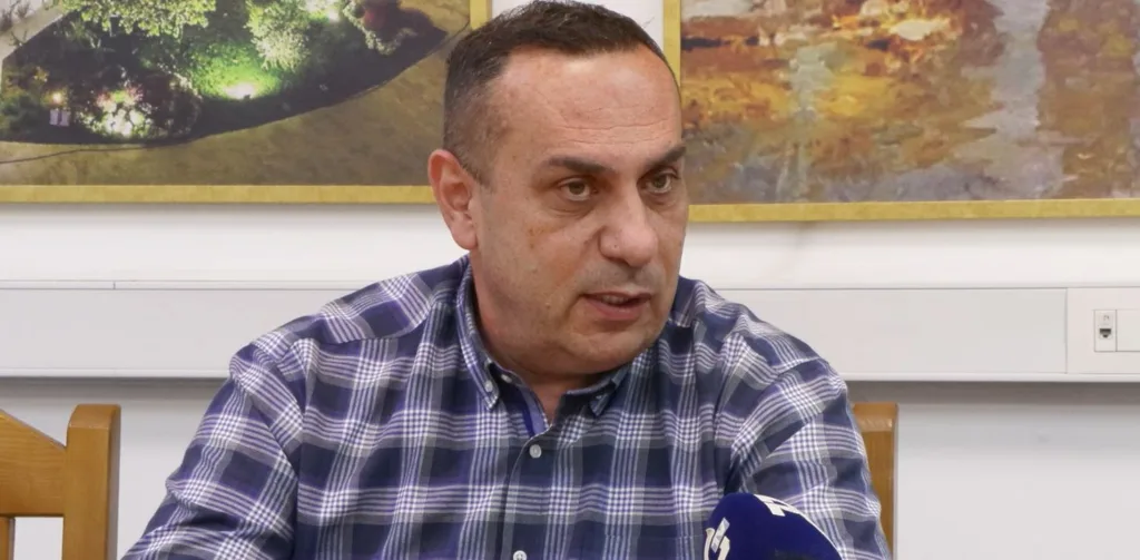(VIDEO) Kovačević: Potreban kompromis i izrada novog plana za privremene objekte u Glavnom gradu
