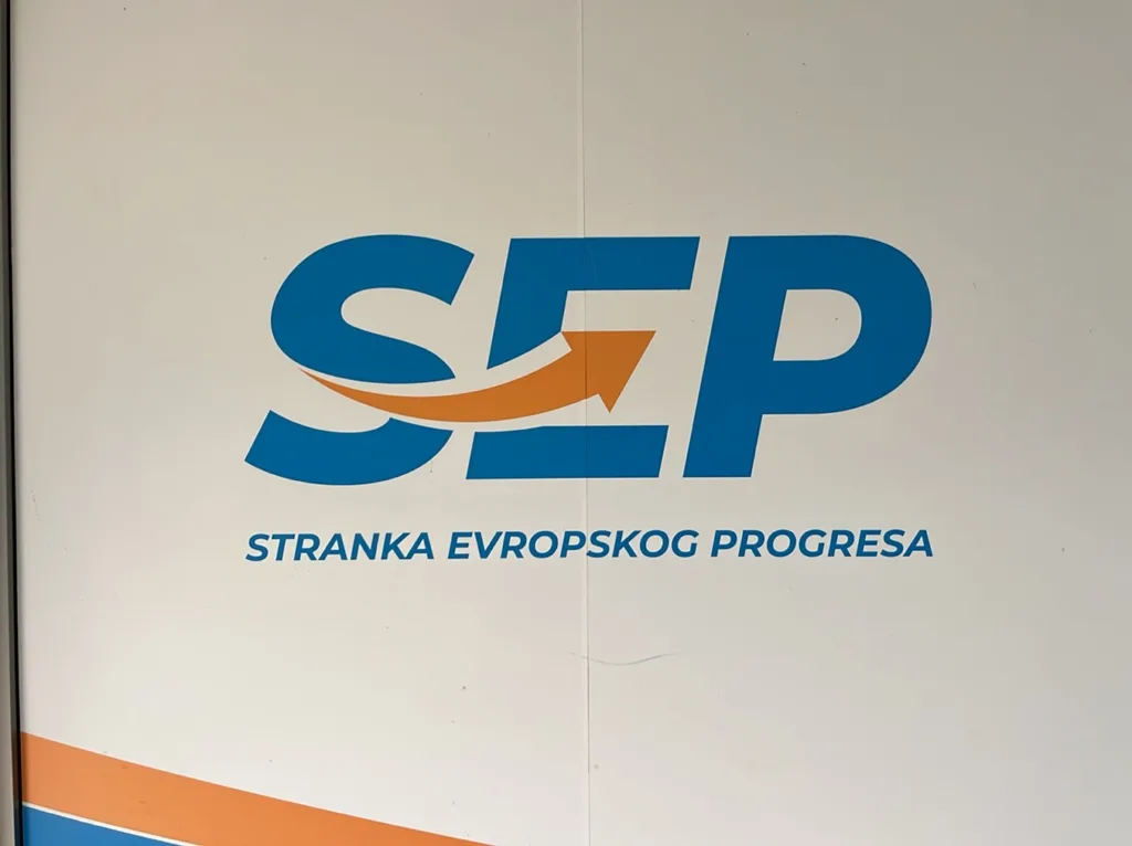 SEP poziva najveći odbornički klub da zakaže sjednicu i spriječi blokadu Glavnog grada