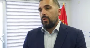 (VIDEO) Lazović: U javnom sektoru sedam puta više bolovanja nego u privatnom
