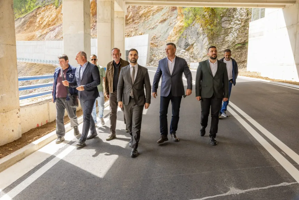 Radulović: Put preko Sokolovine biće prohodan za saobraćaj od srijede 2 Radulović: Put preko Sokolovine biće prohodan za saobraćaj od srijede