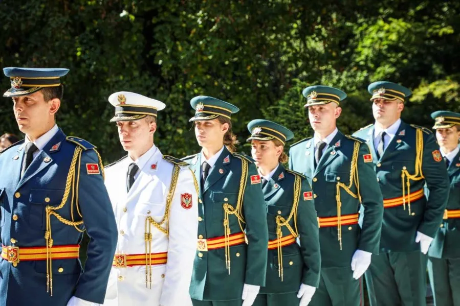 Ministarstvo odbrane raspisalo javne oglase za obrazovanje na vojnim akademijama u Grčkoj i S. Makedoniji 2 Ministarstvo odbrane raspisalo javne oglase za obrazovanje na vojnim akademijama u Grčkoj i S. Makedoniji