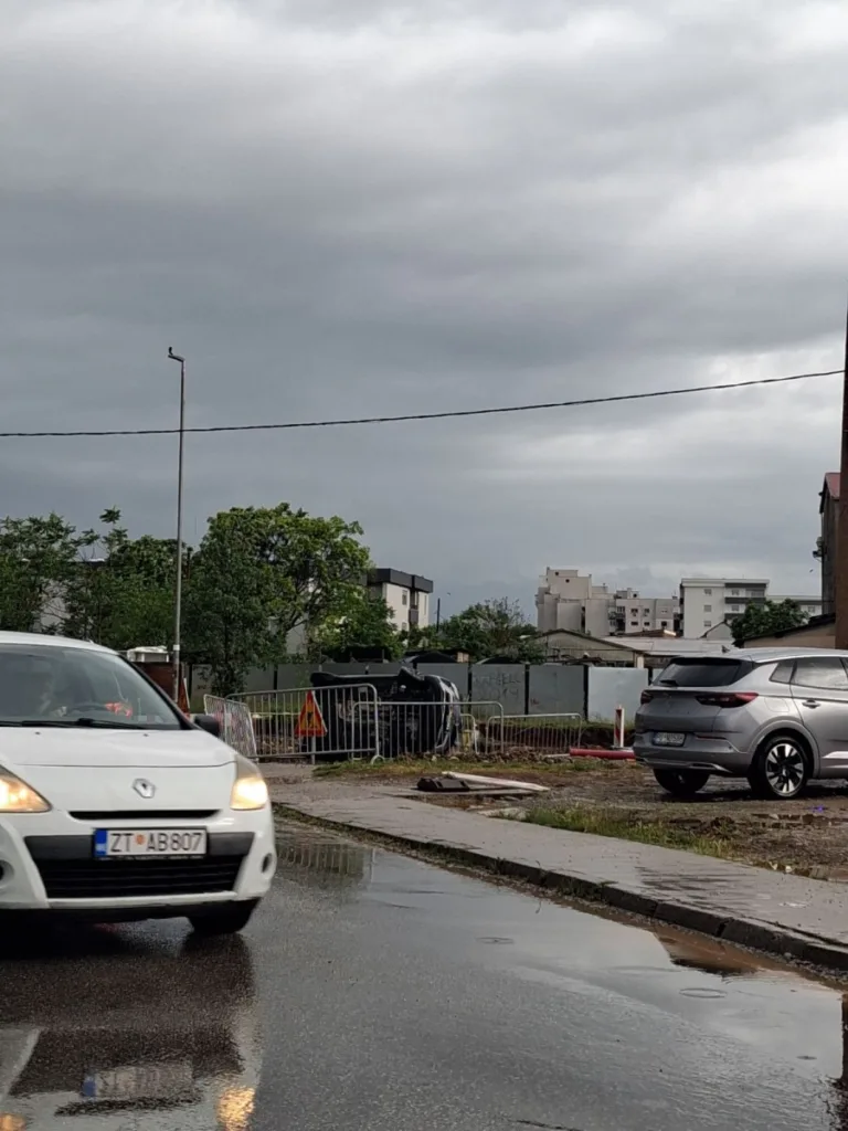 Dvije osobe povrijeđene u prevrtanju vozila na Zabjelu