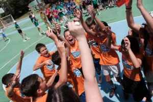 U Sutomoru se okupilo 140 djece u znaku sporta, druženja i zajedništva