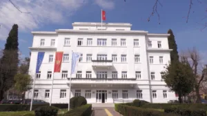 (VIDEO) Zečević: Složena situacija neće spriječiti gradsku upravu da nastavi kapitalne projekte; Đukanović: Predlog Preokreta konstruktivan izlaz iz trenutne blokade
