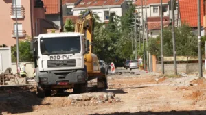 (VIDEO) Na Starom aerodromu u toku rekonstrukcija ulica Cara Lazara i Vojislava Grujića