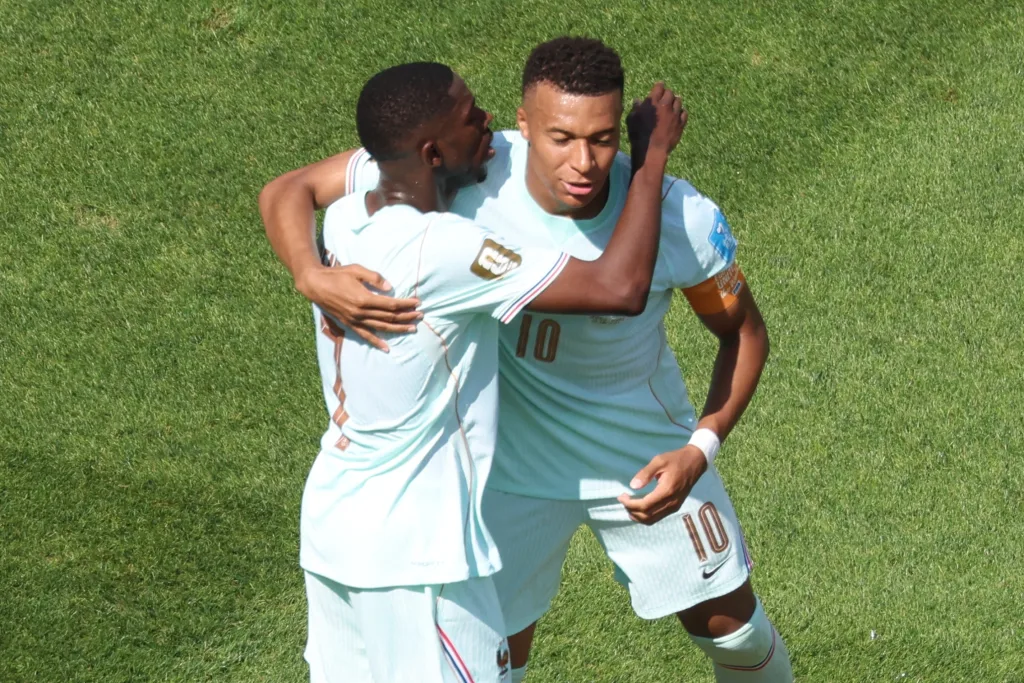 Dembele i Mbape Francuska AP Photo Mark Stockwell