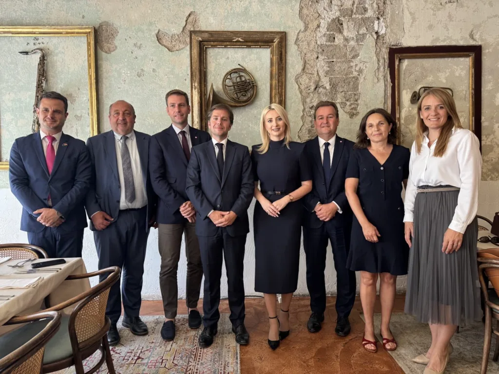 Gorčević sa parlamentarcima Francuske i Italije: Očekujemo da će evropski san Crne Gore ubrzo postati realnost 2 GORCEVICC PARLAMENTARCI FRANCUSKE