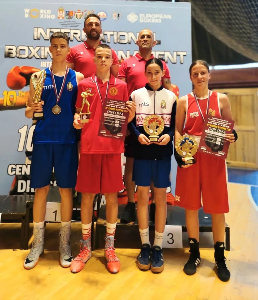 Osam medalja i tri individualna priznanja