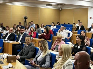 (UŽIVO) Mićović: DNP vraća na mala vrata DPS u vlast; Krnić: Izbor Perića nije formiranje nove vlasti ili podjela funkcija