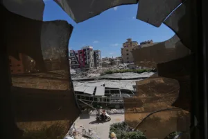SAD ukinule blokadu iranskih luka, Teheran najavio brže dozvole za prolazak kroz Ormuz