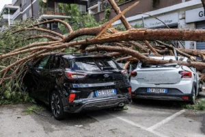 Nevrijeme pogodilo Rim, pijavica izazvala haos u gradu