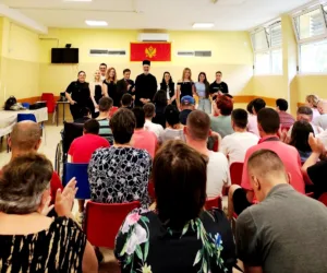 Koprivica i prijatelji sinoć, uz muziku i poeziju, u Javnoj ustanovi Zavod “Komanski most”