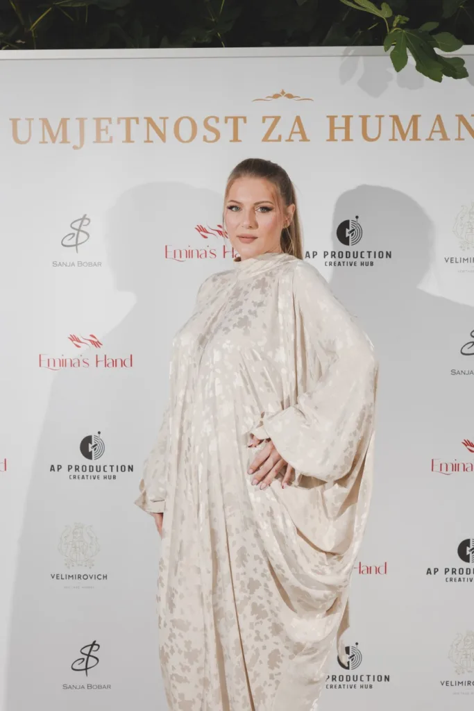 Sanja Bobar: Moda je snaga, umjetnost i autentičnost 1 Umjetnost za humanost 121 1350x900