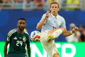 Al Ovajs začarao mrežu, Saudijska Arabija preživjela uragane Urugvaja