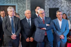 Mandić uručio sertifikate polaznicima Demokratskih radionica „Barbara Pramer“: Mladi su snaga i nada budućnosti Crne Gore 2 Mandić uručio sertifikate polaznicima Demokratskih radionica „Barbara Pramer“: Mladi su snaga i nada budućnosti Crne Gore