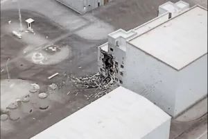 Ruski dron pogodio skladište za istrošeno gorivo u Černobilu, zračenje i dalje stabilno 2 Ruski dron pogodio skladište za istrošeno gorivo u Černobilu, zračenje i dalje stabilno