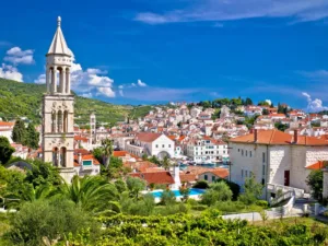 Torcidaši gliserima došli na Hvar i palicama planirali da pretuku sezonce iz Srbije