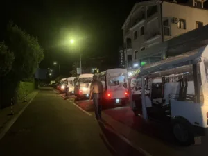 U Tivtu i večeras velike kolone, saobraćaj obustavljen