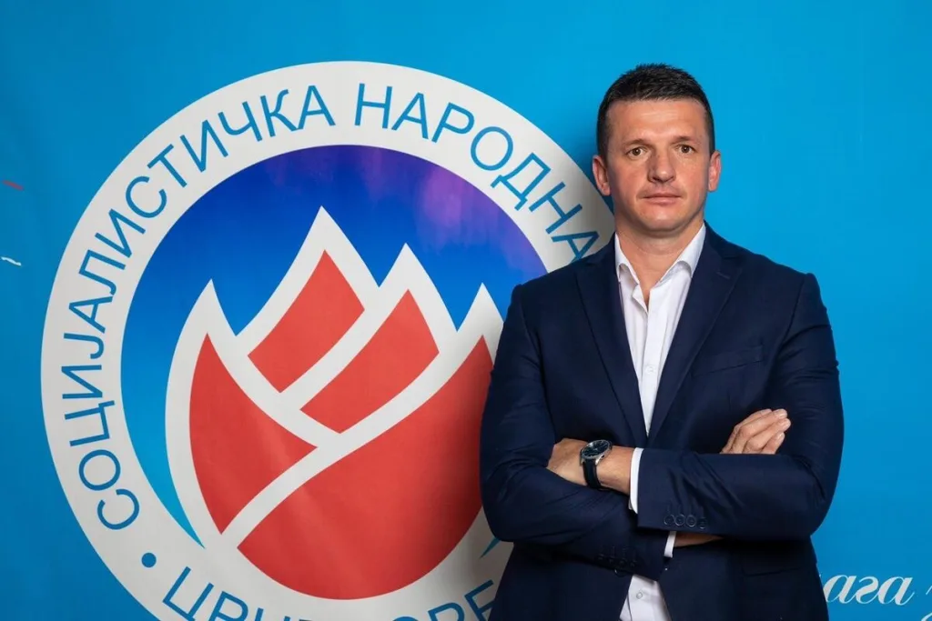Radević: Sramna odluka da se škola izmjesti na Cetinje, Crna Gora bez Berana i Vasojevića ne bi bila to što jeste 1 Radević: Sramna odluka da se škola izmjesti na Cetinje, Crna Gora bez Berana i Vasojevića ne bi bila to što jeste
