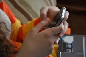 „Cilj SMS prevara nije samo finansijska korist, već manipulacija“