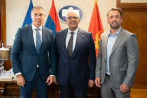 Mandić čestitao Klemenku dobijanje pasoša Crne Gore