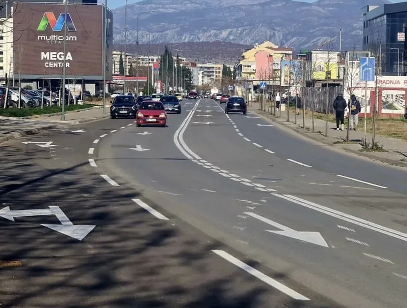Pojačan saobraćaj ka primorju, više obustava zbog radova na putevima