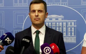 Mujović: DNP se grdno prevario ako misle da koalicioni sporazum poštuju kada njima odgovara 2 Mujović: DNP se grdno prevario ako misle da koalicioni sporazum poštuju kada njima odgovara