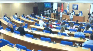 (UŽIVO) U toku sjednica: Odbornici o izboru Perića