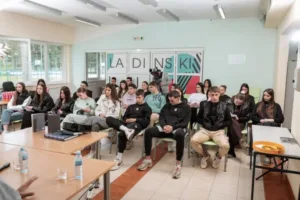 HRA: Srednjoškolci znaju malo o ratovima devedesetih, neophodno razgovarati o prošlosti