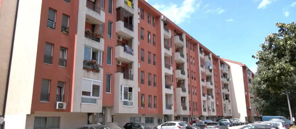 (VIDEO) CBCG: Za pet godina cijene novogradnje porasle gotovo 96 odsto, cijena kvadrata u Podgorici oko 2.200 eura 5 (VIDEO) CBCG: Za pet godina cijene novogradnje porasle gotovo 96 odsto, cijena kvadrata u Podgorici oko 2.200 eura