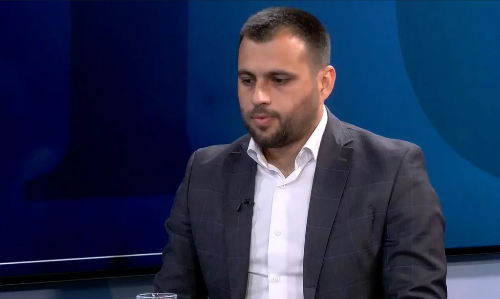 Vešović: Naša želja je da imamo funkcionalnu Skupštinu; Lacman: Teško je zamisliti da će DNP otići sa ljudima protiv kojih su se tri decenije borili 2 stefan