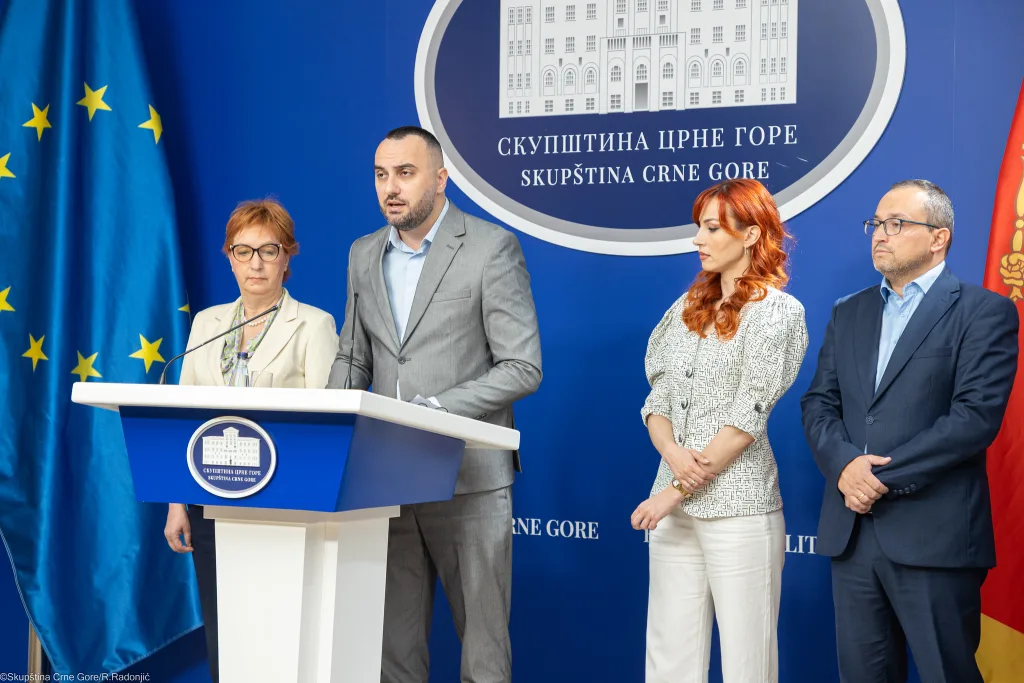 Demokrate predale u skupštinsku proceduru izmjenu Predloga zakona o radu kojim se uvodi pravo na produženi vikend jednom mjesečno